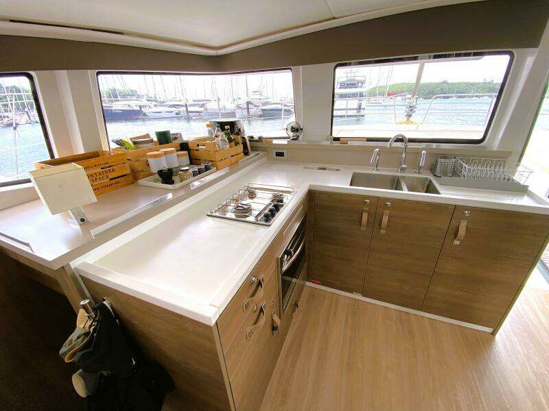 Sunchaser 43ft Bali Yacht For Sale