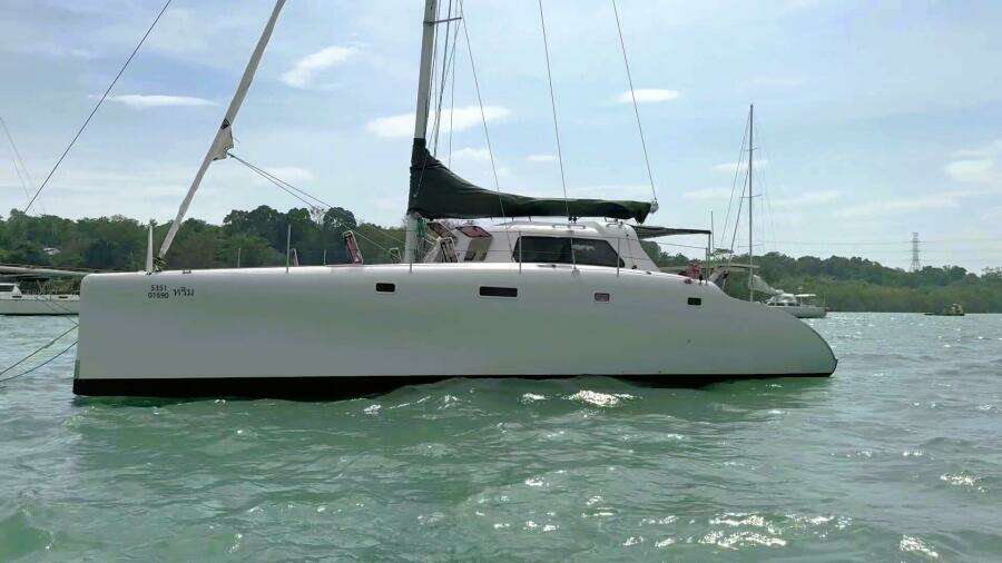 Trim 39ft Custom Yacht For Sale