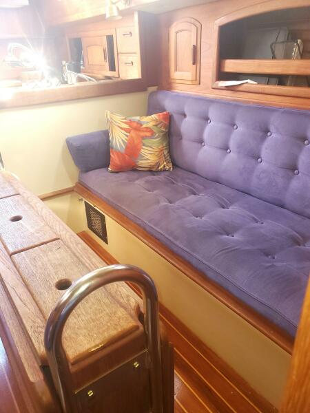 34' 1989 Pacific Seacraft Cutter