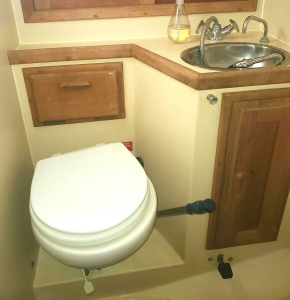 34' 1989 Pacific Seacraft Cutter