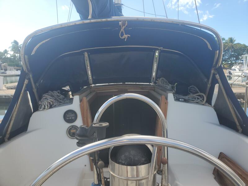 34' 1989 Pacific Seacraft Cutter