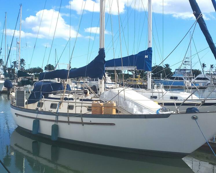 34' 1989 Pacific Seacraft Cutter