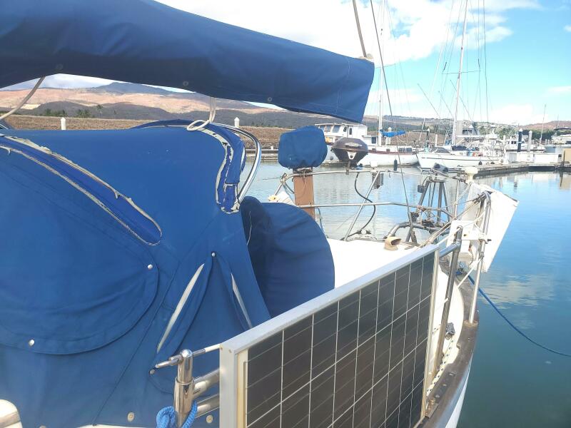 34' 1989 Pacific Seacraft Cutter