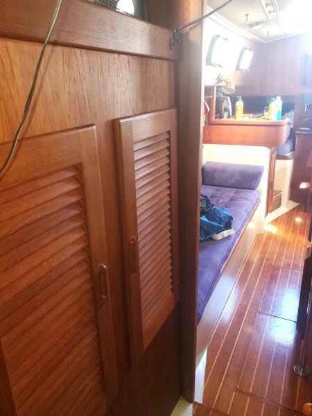 34' 1989 Pacific Seacraft Cutter