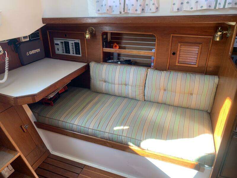 Tiki 30ft Nonsuch Yacht For Sale