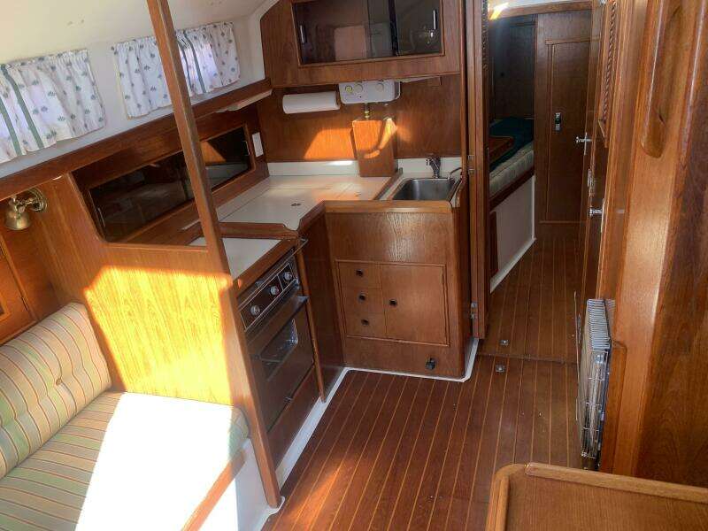 Tiki 30ft Nonsuch Yacht For Sale