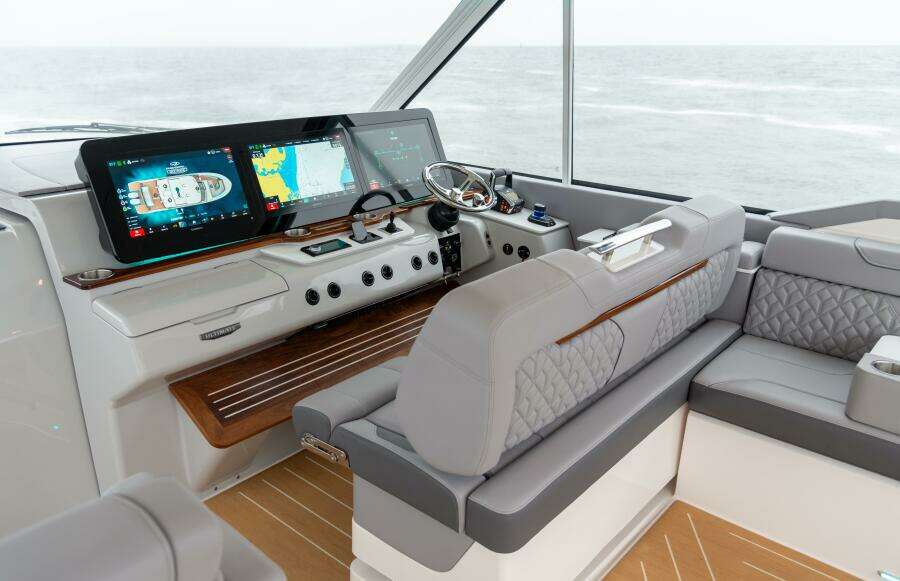 43ft Regal Yacht For Sale