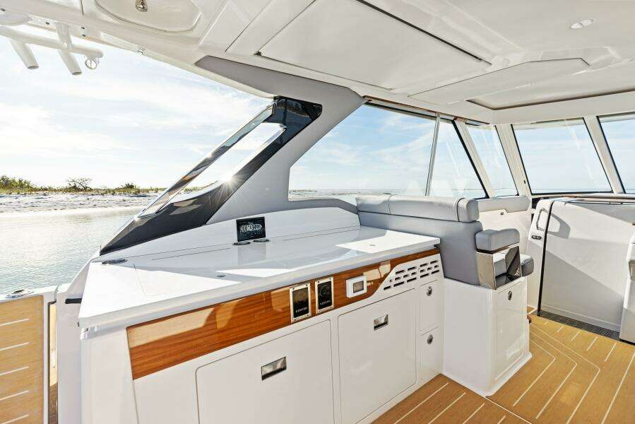 43ft Regal Yacht For Sale