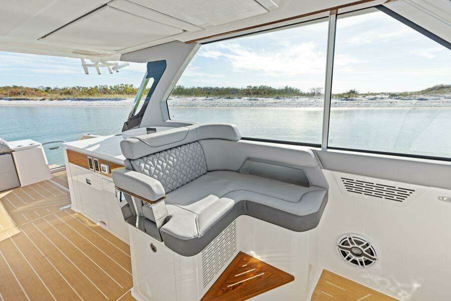 43ft Regal Yacht For Sale