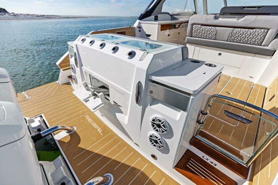 43ft Regal Yacht For Sale