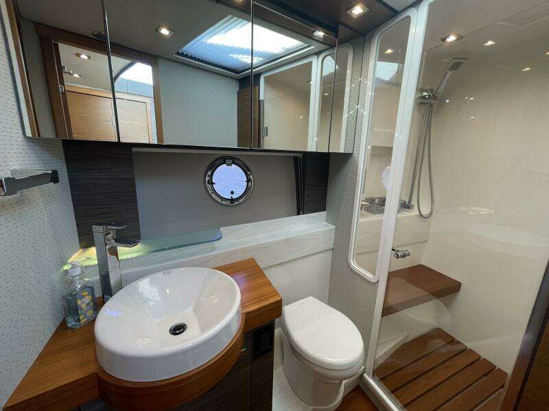 BAR DOG 53ft Tiara Yachts Yacht For Sale