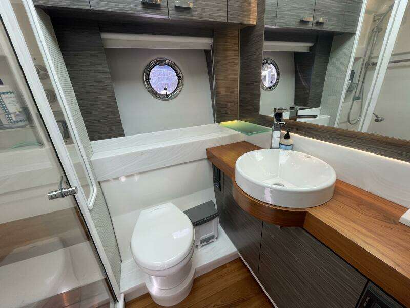 BAR DOG 53ft Tiara Yachts Yacht For Sale