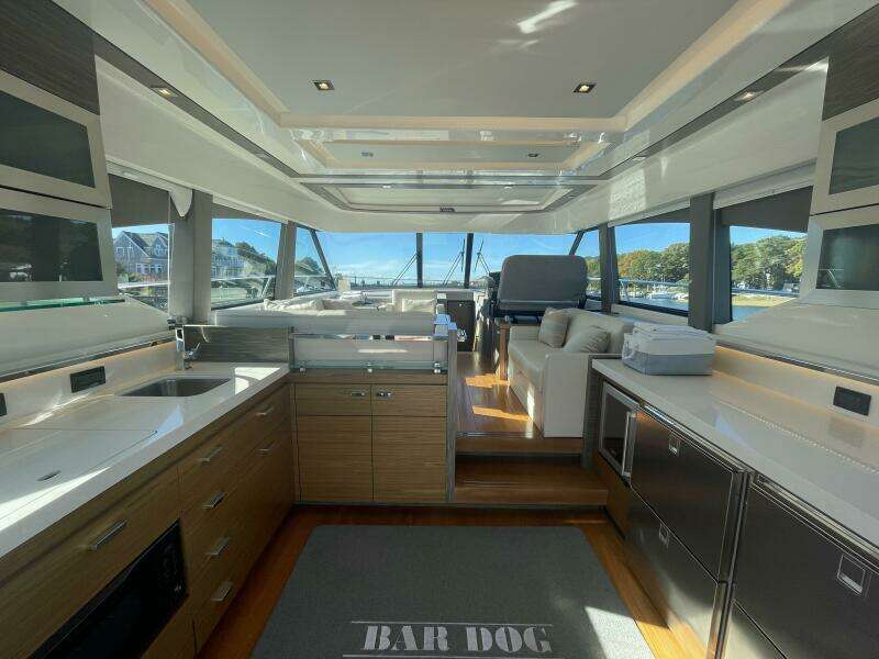 BAR DOG 53ft Tiara Yachts Yacht For Sale