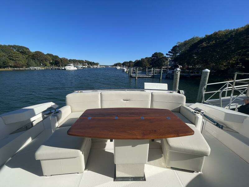 BAR DOG 53ft Tiara Yachts Yacht For Sale