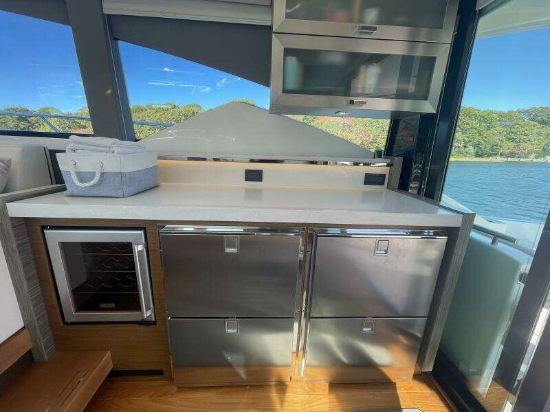 BAR DOG 53ft Tiara Yachts Yacht For Sale