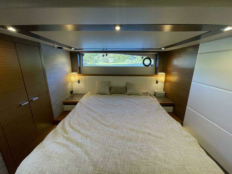 BAR DOG 53ft Tiara Yachts Yacht For Sale