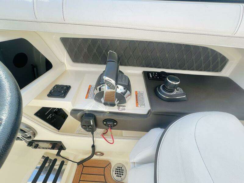 LEMONADE 31ft Sea Ray Yacht For Sale