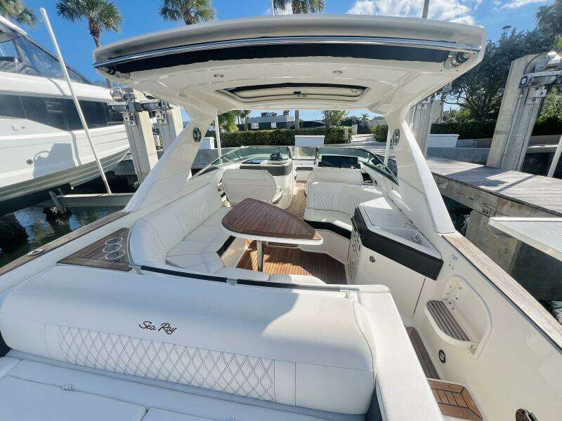 LEMONADE 31ft Sea Ray Yacht For Sale