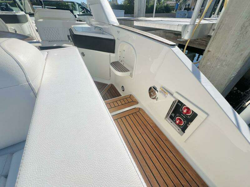 LEMONADE 31ft Sea Ray Yacht For Sale