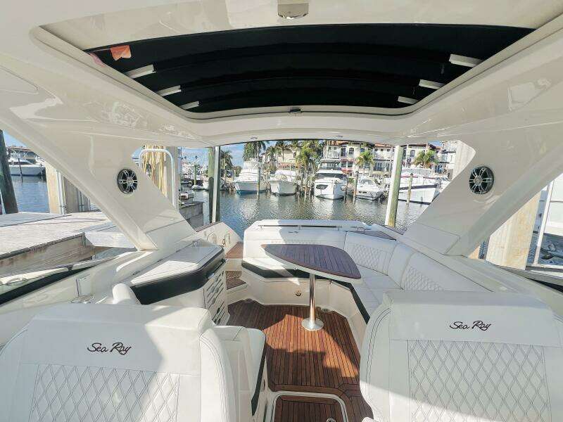 LEMONADE 31ft Sea Ray Yacht For Sale