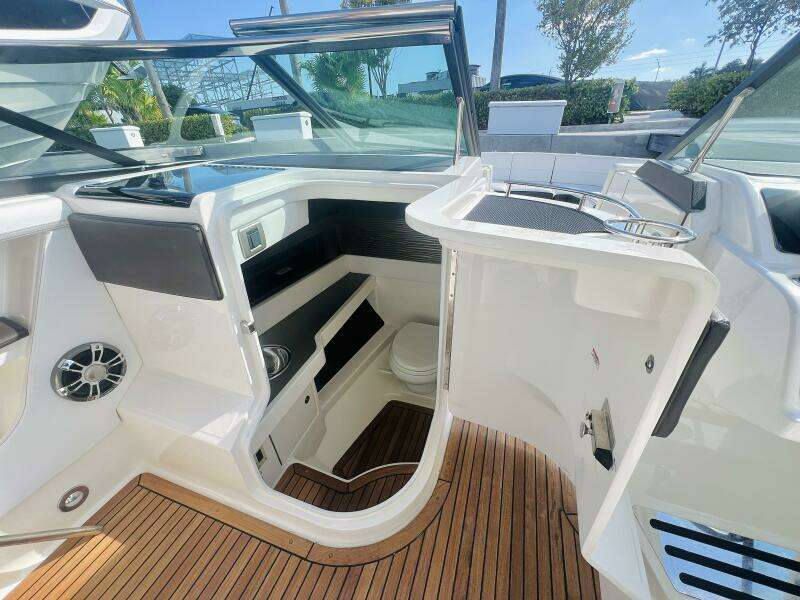 LEMONADE 31ft Sea Ray Yacht For Sale