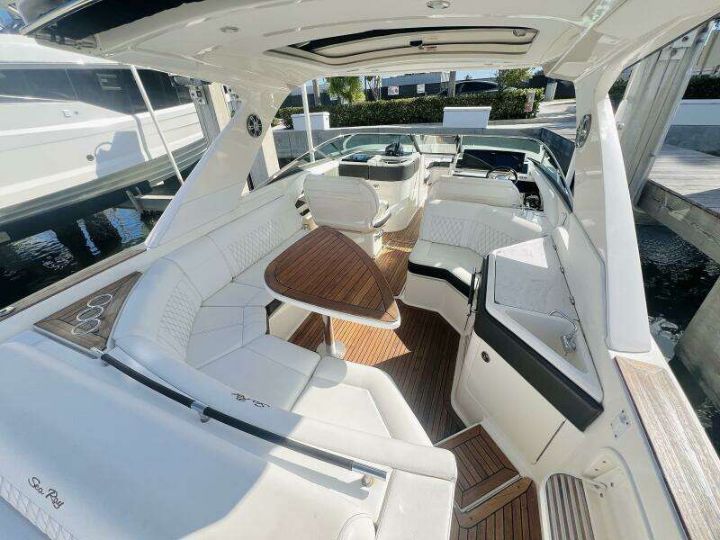 LEMONADE 31ft Sea Ray Yacht For Sale