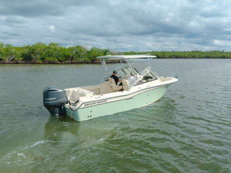 25ft Grady White Yacht For Sale