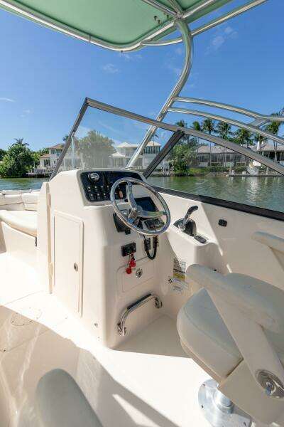 25ft Grady White Yacht For Sale