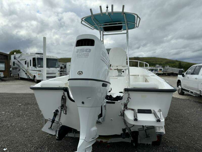 19ft Boston Whaler Yacht For Sale