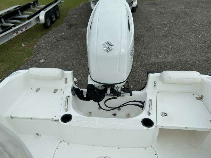 19ft Boston Whaler Yacht For Sale