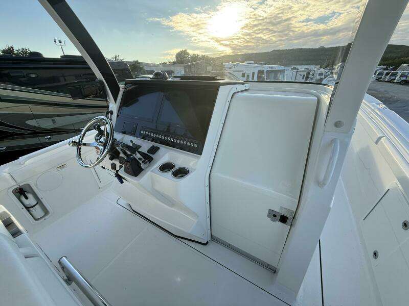 37ft Edgewater Yacht For Sale