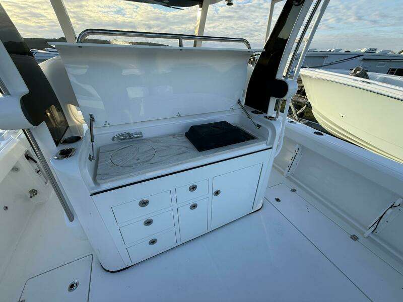 37ft Edgewater Yacht For Sale