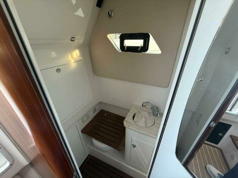 37ft Edgewater Yacht For Sale