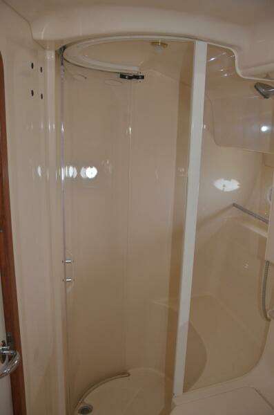 Sea Ray 46 4 RICH-SHER OR POORER - Master Ensuite Head