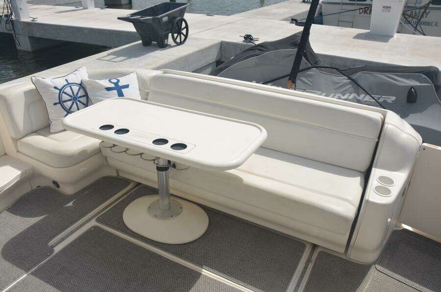 Sea Ray 46 4 RICH-SHER OR POORER - Cockpit