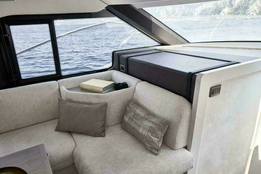 2026 49 Prestige F4 Flybridge - Salon/Dinette Sistership