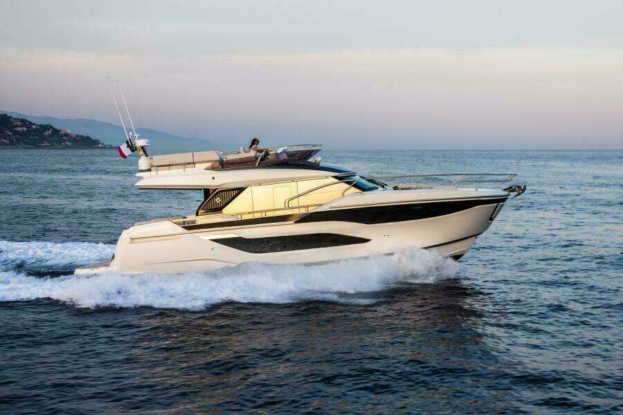 2026 49 Prestige F4 Flybridge - Running Profile Sistership