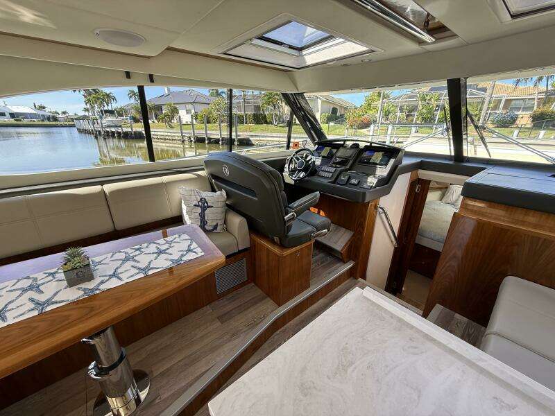 40ft Riviera Yacht For Sale