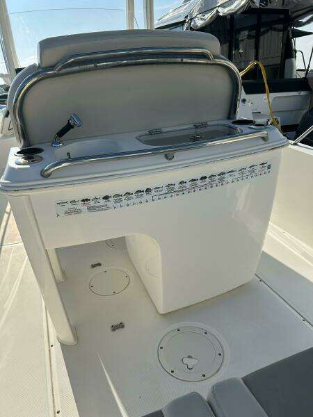 27ft Boston Whaler Yacht For Sale