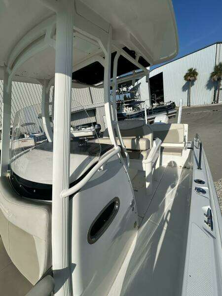 27ft Boston Whaler Yacht For Sale