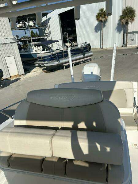27ft Boston Whaler Yacht For Sale
