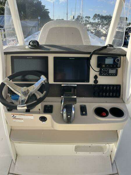 27ft Boston Whaler Yacht For Sale