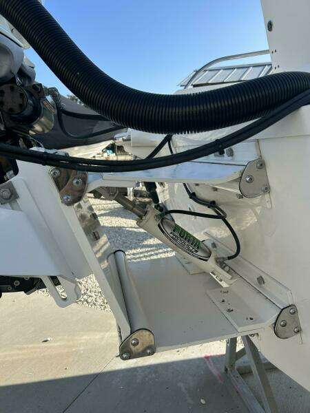 27ft Boston Whaler Yacht For Sale