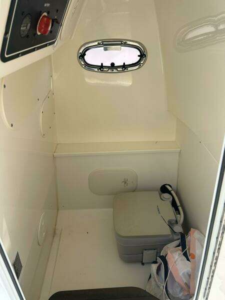 27ft Boston Whaler Yacht For Sale