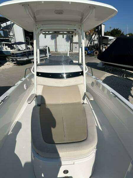 27ft Boston Whaler Yacht For Sale