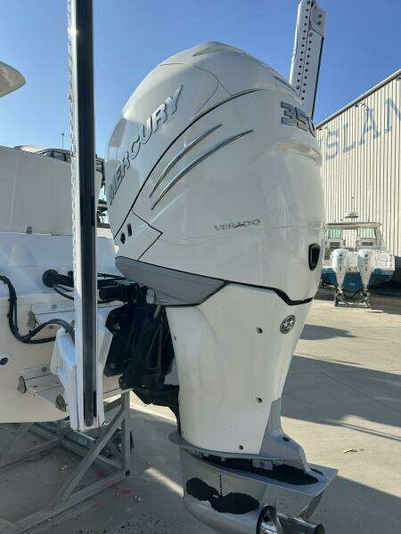 27ft Boston Whaler Yacht For Sale