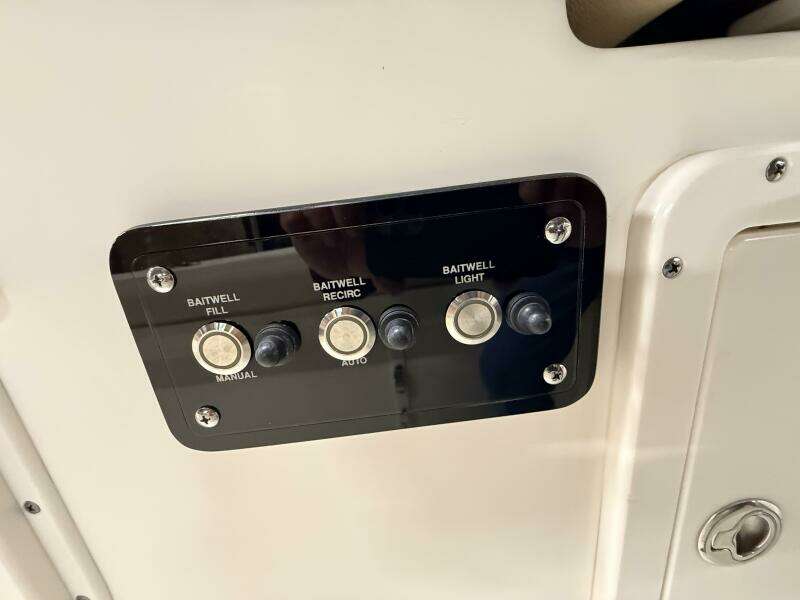 28ft NauticStar Yacht For Sale