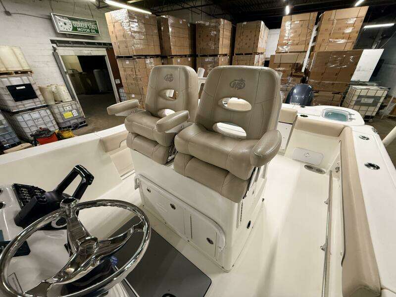 28ft NauticStar Yacht For Sale