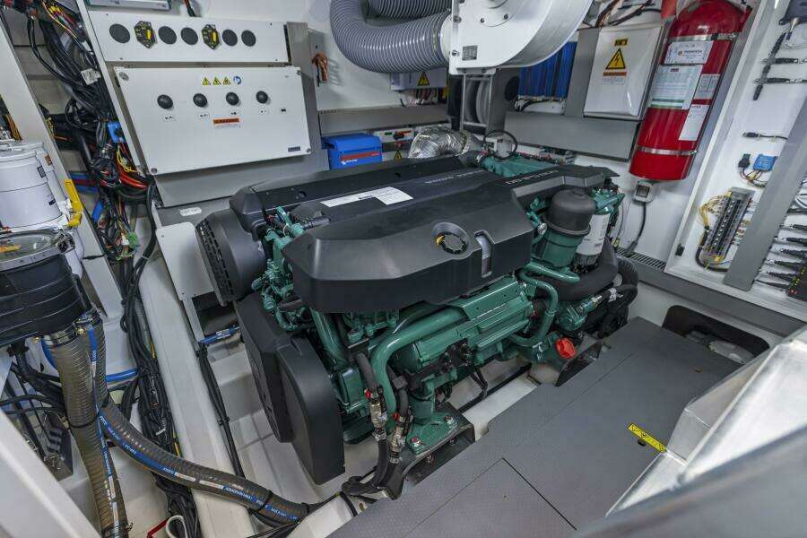 2026 Prestige F5.7 Flybridge - Engine Room 
