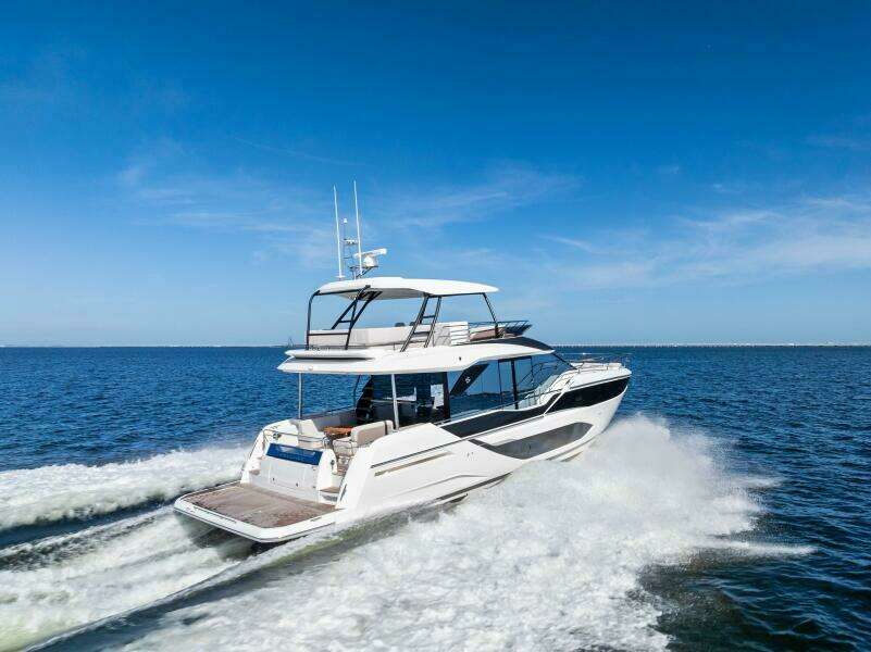 2026 Prestige F5.7 Flybridge - Stern 3/4 Starboard